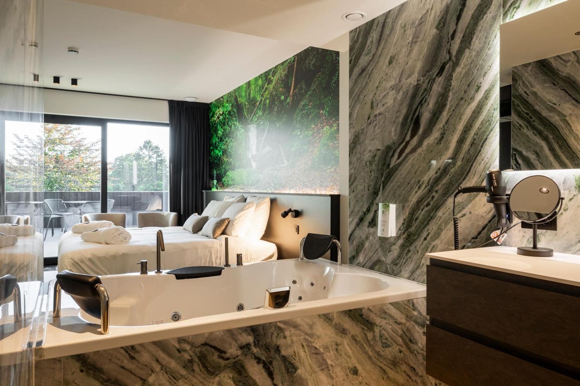 Cc Nomie Hotel Restaurant 迪南 外观 照片