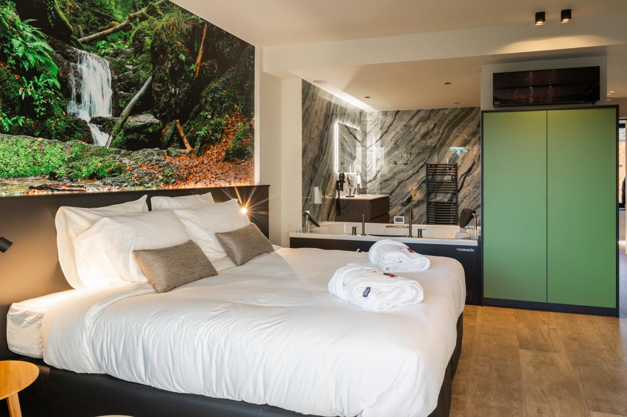 Cc Nomie Hotel Restaurant 迪南 外观 照片