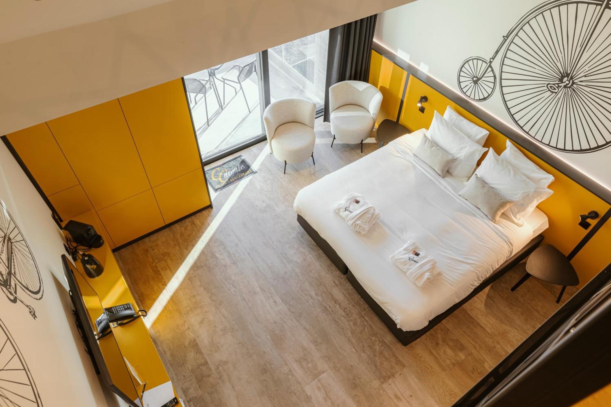 Cc Nomie Hotel Restaurant 迪南 外观 照片